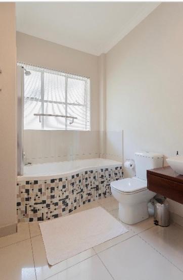 Modern Apartment In Rosebank Johannesbourg Extérieur photo